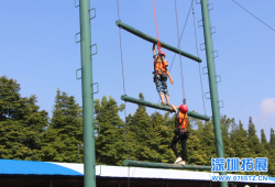 巨人天梯—高空拓展项目(克服心里障碍)