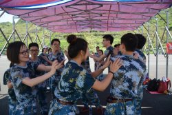 挑战NO.1—地面拓展项目(互动感强,参与度深,趣味性好,竞争度