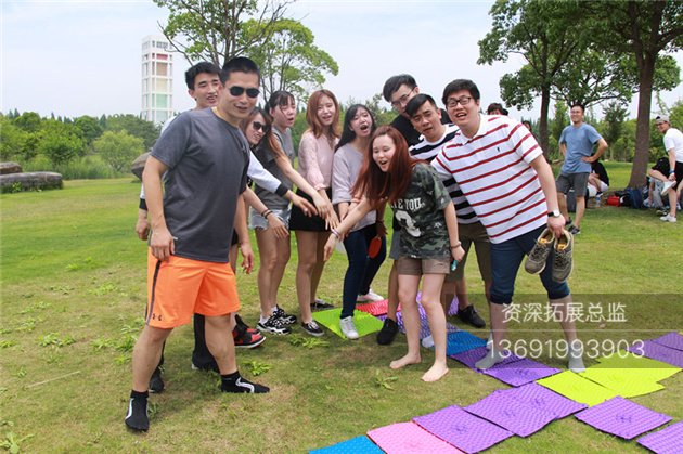 深圳拓展训练轻松的拓展项目:指压板