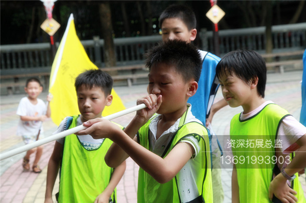 青少年拓展训练的项目:吹飞镖