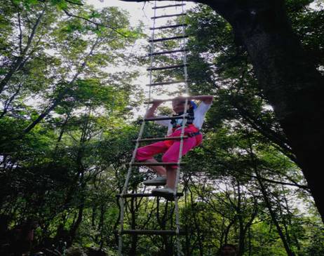 深圳亲子拓展活动项目:云梯