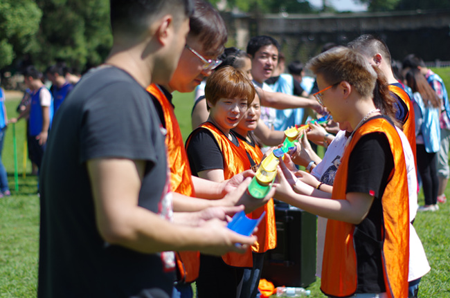 珠行万里拓展项目让团队学会配合