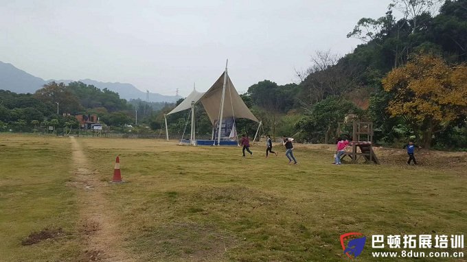 金龟露营小镇大草坪